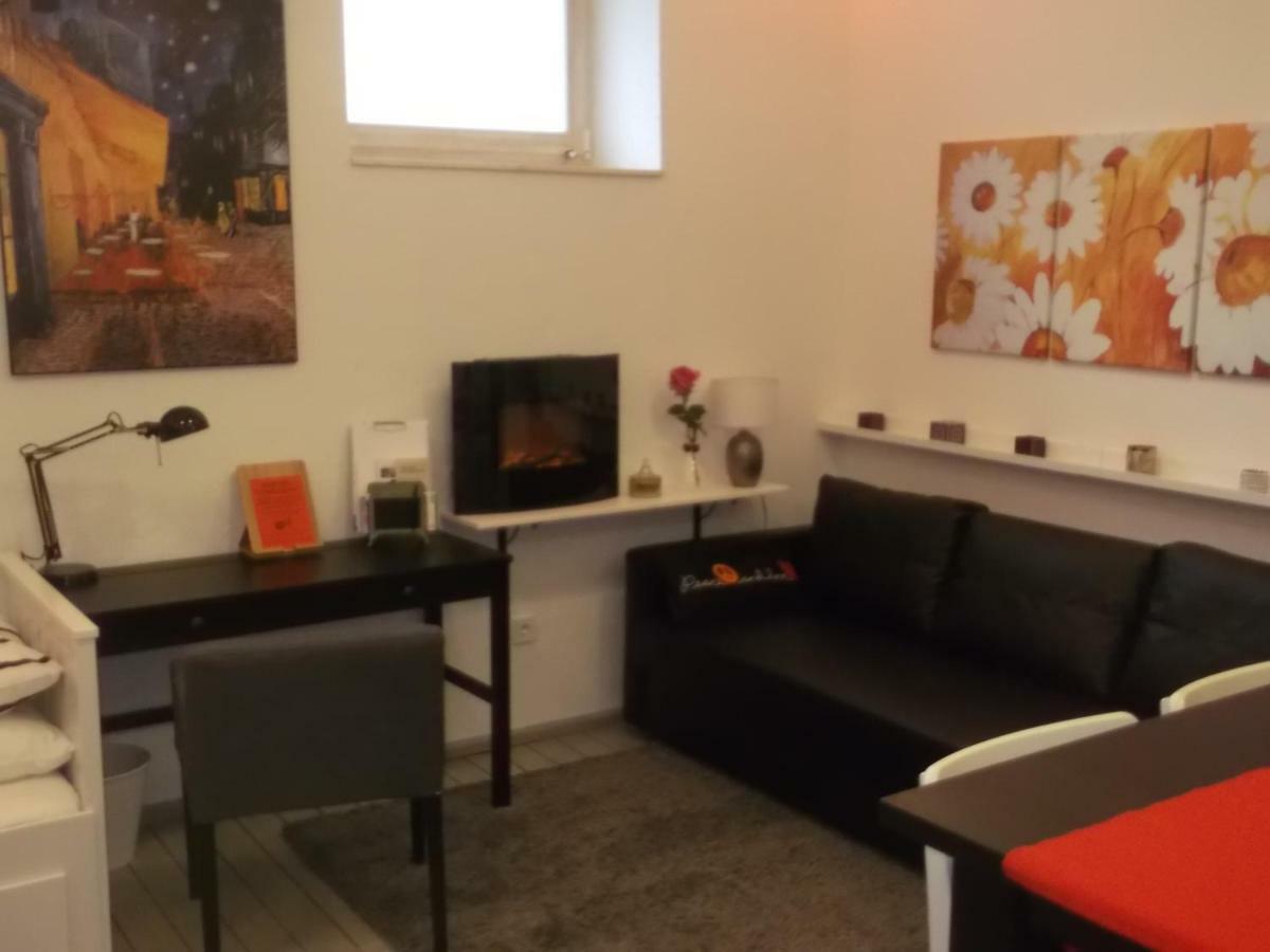 Апартаменти Belvarosi Apartmanszallo -